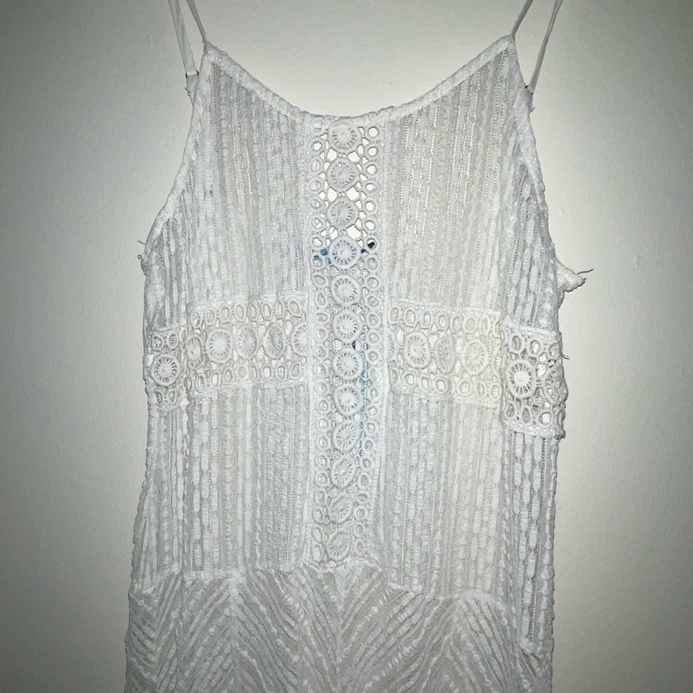 Lace dress - Picture 2 of 6